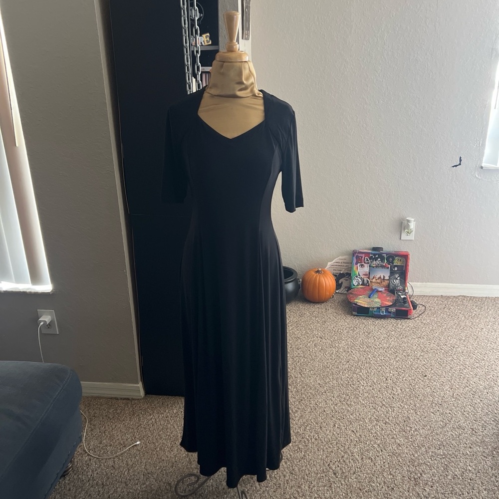 Elegant Black Maxi Dress